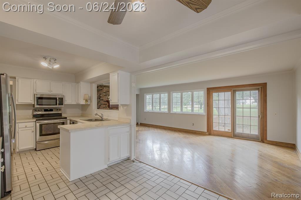 710 Basswood Drive, Rochester Hills, MI 48309 — Photo 14