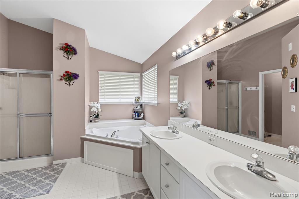 4337 Meadowbrook Court, Grand Blanc, MI 48439 — Photo 43