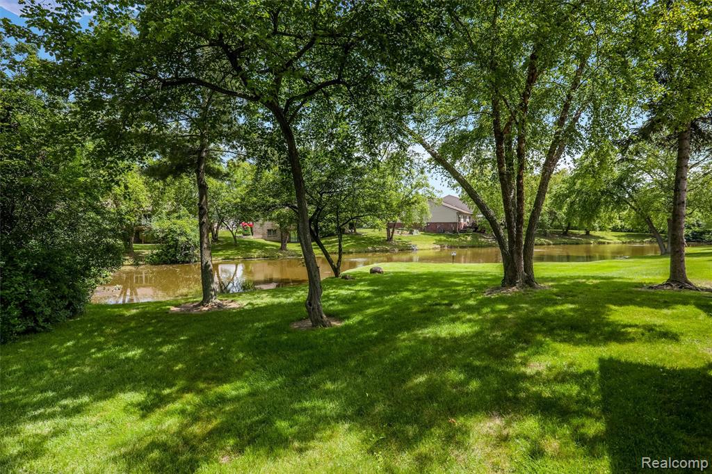 9735 Hawthorne Glen Drive, Grosse Ile, MI 48138 — Photo 21