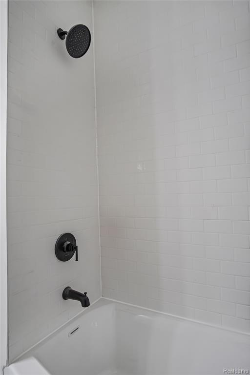 427 Melbourne, Detroit, MI 48202 — Photo 9