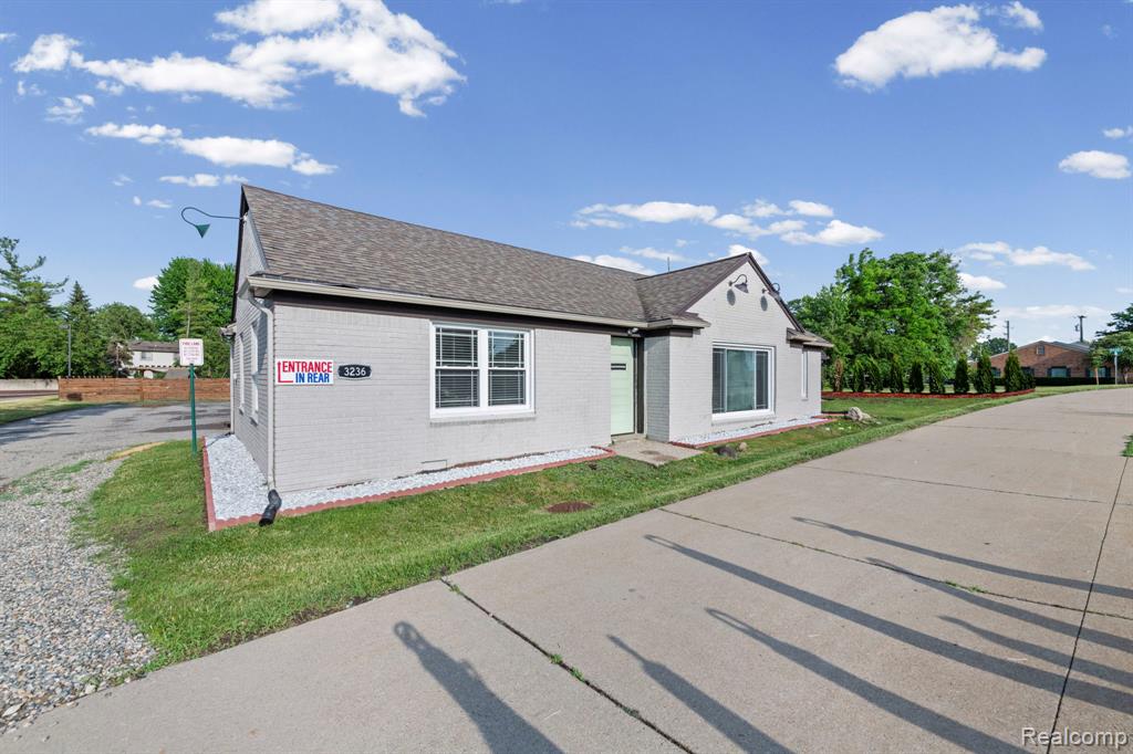3236 Rochester Road, Troy, MI 48083 — Photo 13