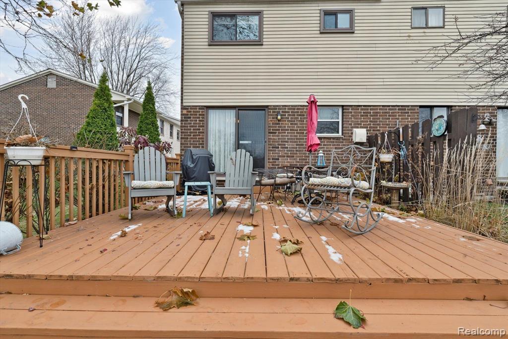 1915 SHEFFIELD Drive, Ypsilanti, MI 48198 — Photo 32