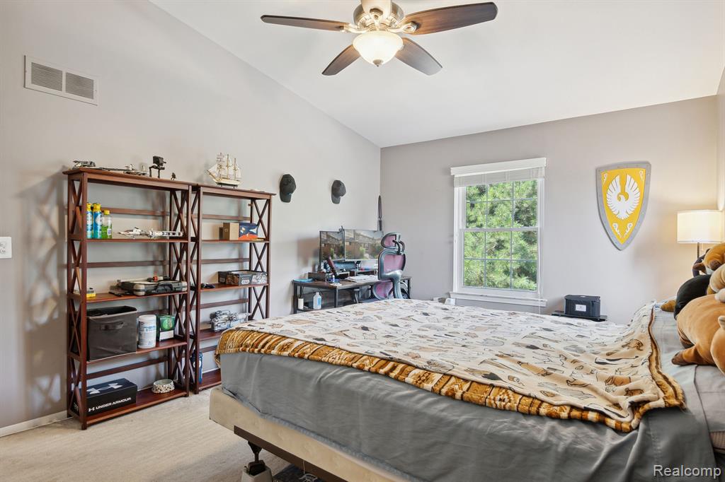 22040 EDGEWATER, Novi, MI — Photo 30