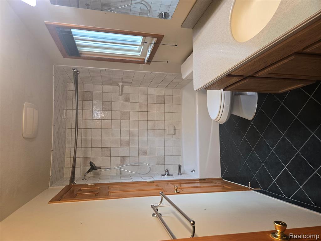 42479 Redfern, Canton, MI 48187 — Photo 10