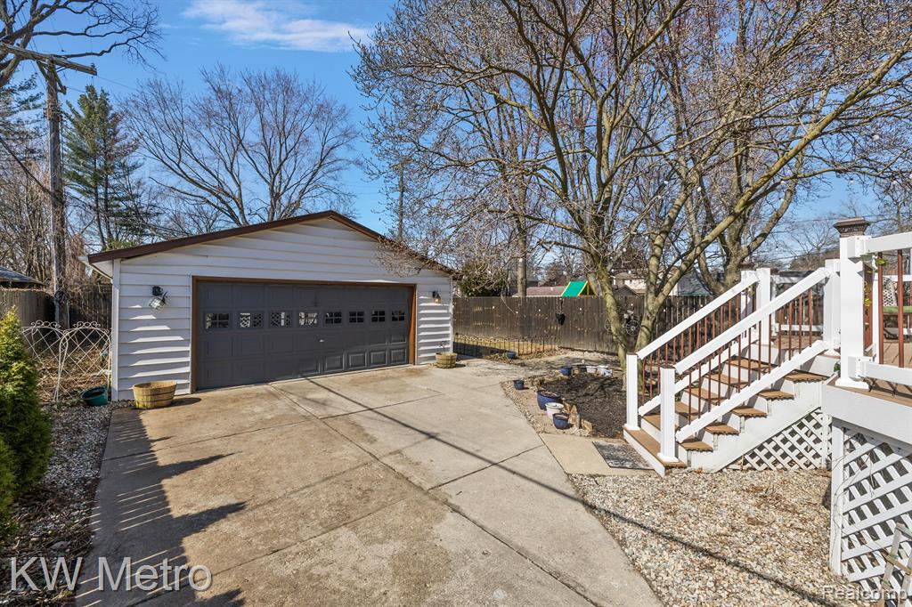 919 N WASHINGTON Avenue, Royal Oak, MI 48067 — Photo 14