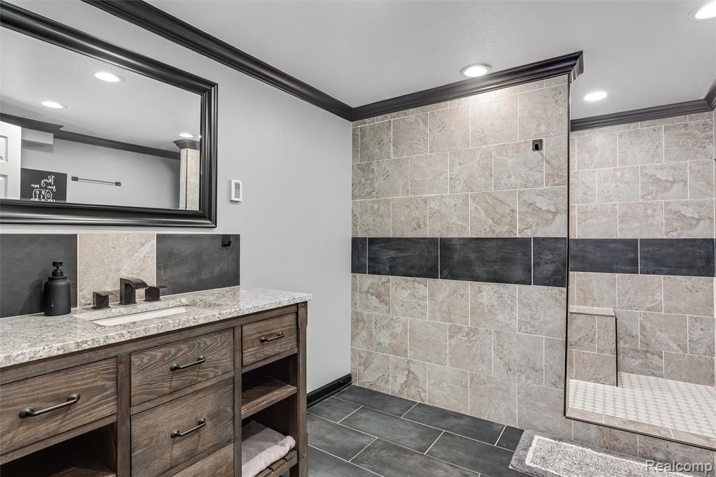 3712 Summit Court, Wixom, MI 48393 — Photo 16