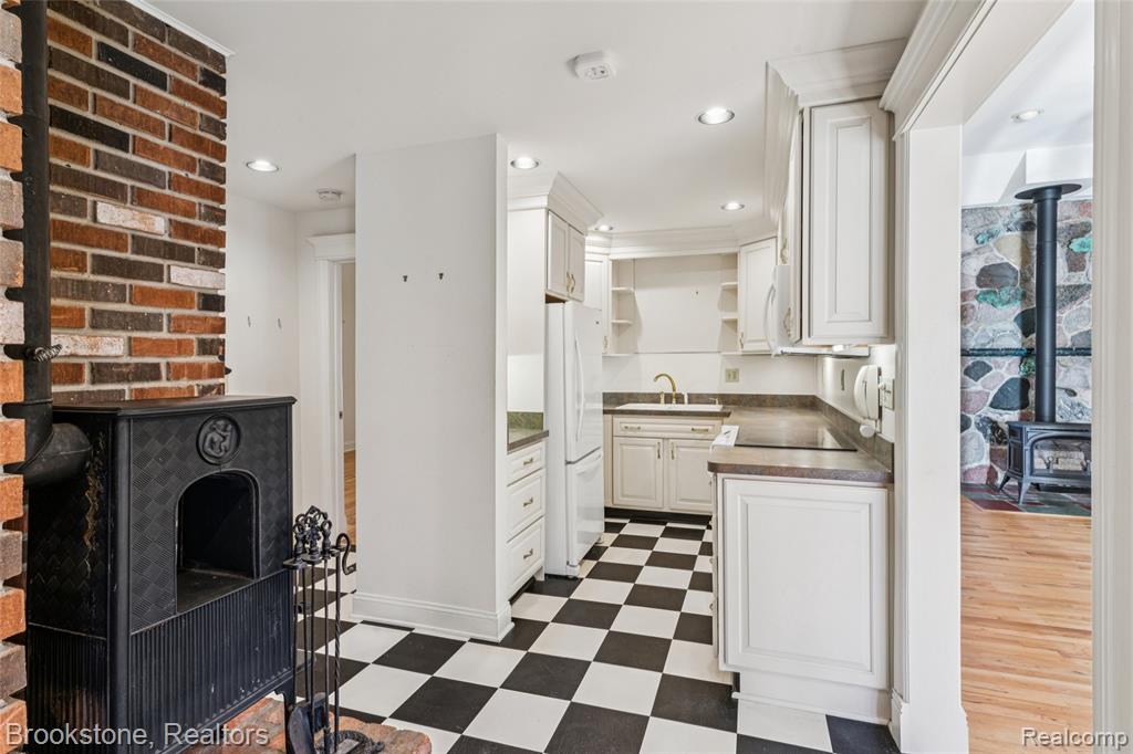 614 S East Street, Fenton, MI 48430 — Photo 13