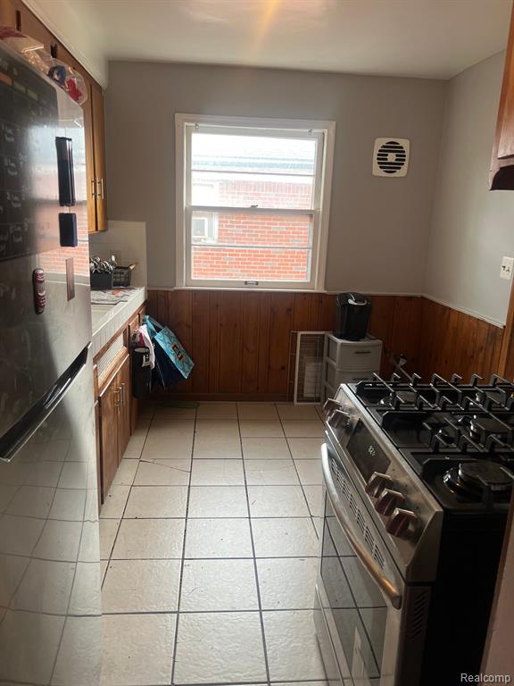 15758 HUBBELL Street, Detroit, MI 48227 — Photo 13