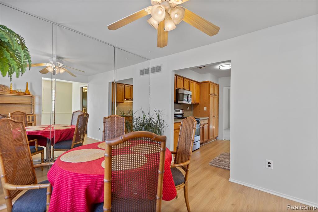 4952 Coventry Road, 315, Royal Oak, MI 48073 — Photo 7