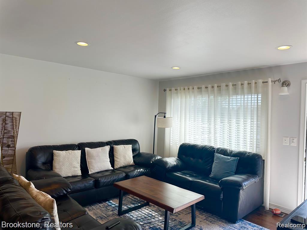41371 HAMILTON Drive, Sterling Heights, MI 48313 — Photo 10