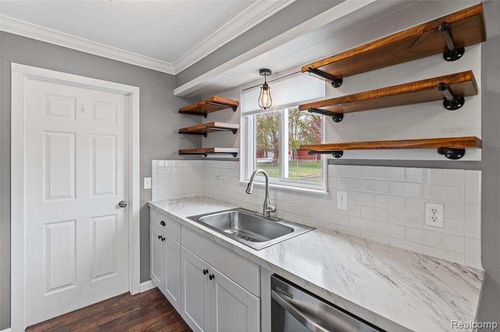 6087 E Hill Road, Grand Blanc, MI 48439 — Photo 16