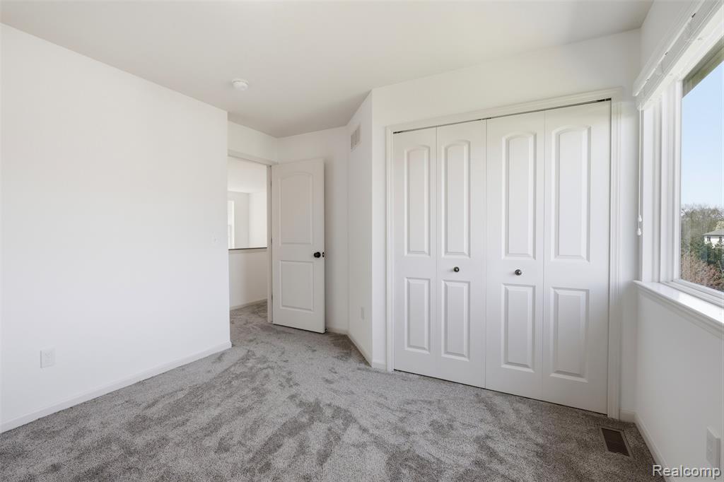 58 Blackberry Drive, White Lake, MI — Photo 23