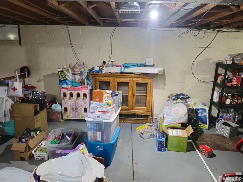1353 E Decamp Street, Burton, MI 48529 — Photo 12