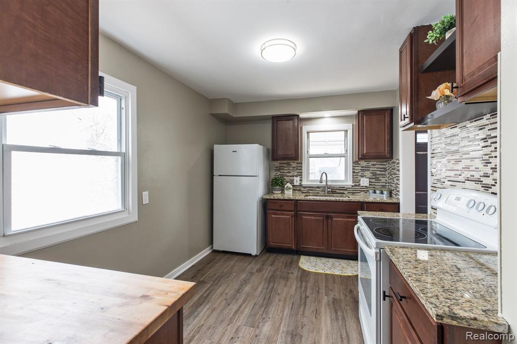 9046 LOUISE Street, Livonia, MI 48150 — Photo 8