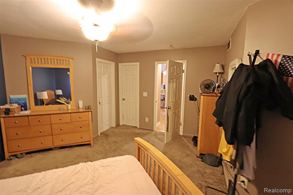 31657 Sibley Road, New Boston, MI 48164 — Photo 13