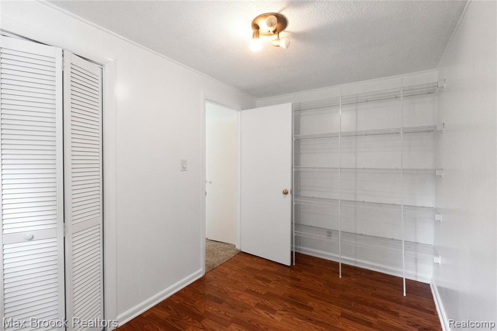 6479 Webb Drive, Flint, MI 48506 — Photo 15