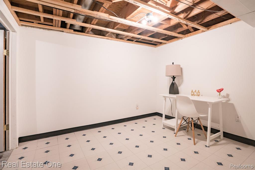 4995 Stoddard Drive, Troy, MI 48085 — Photo 33