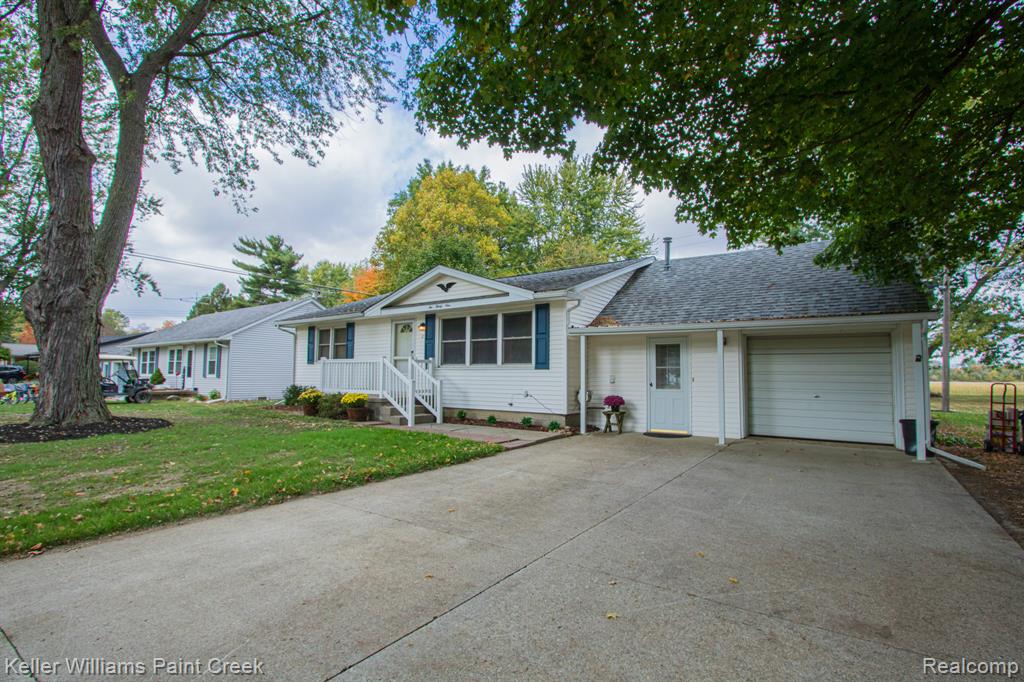 239 Almont Avenue, Almont, MI 48003 — Photo 3