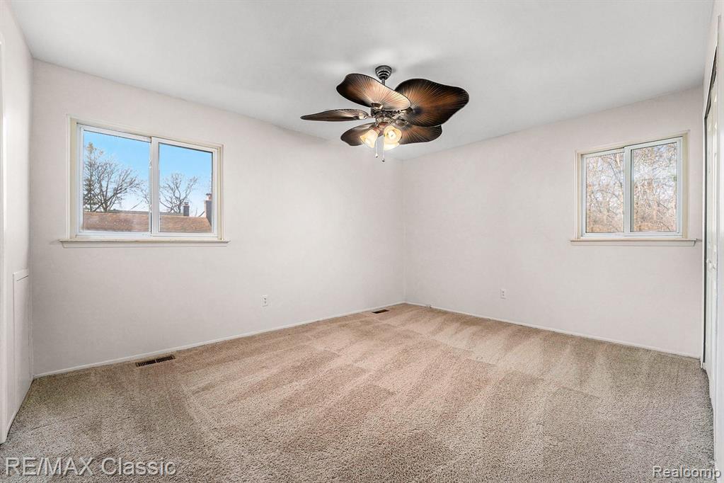 5844 BIG PINE Drive, Ypsilanti, MI 48197 — Photo 12