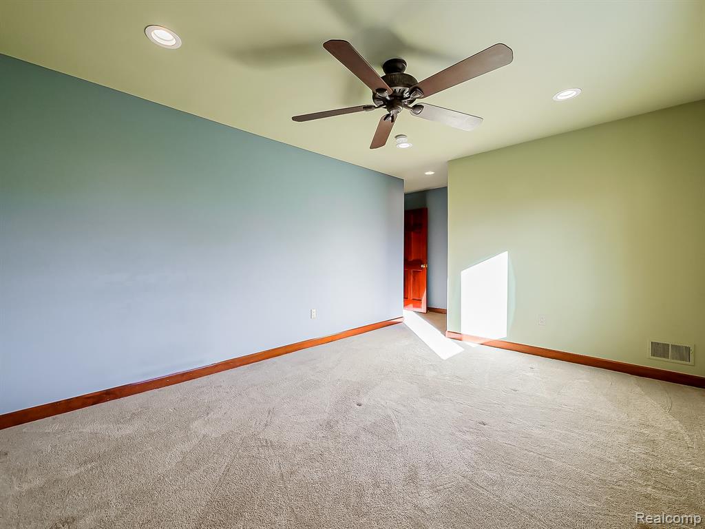 7364 Essex Drive, West Bloomfield, MI — Photo 59