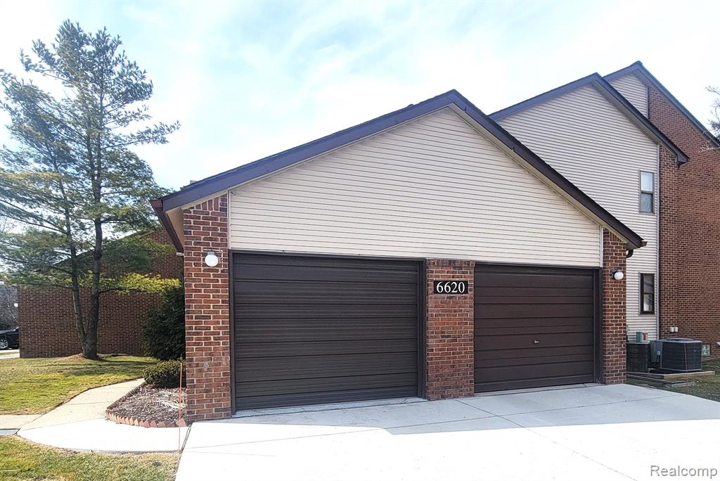 6620 Ridgefield Circle, West Bloomfield, MI — Photo 22