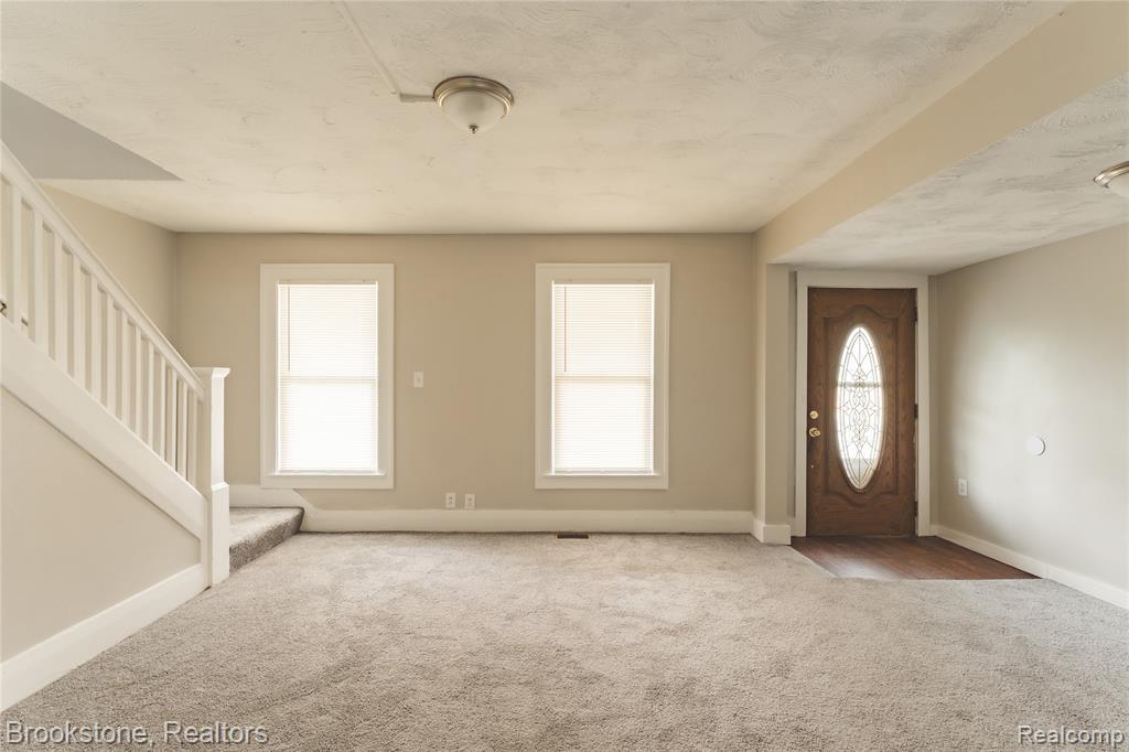 212 Sanderson Avenue, Pontiac, MI 48341 — Photo 3