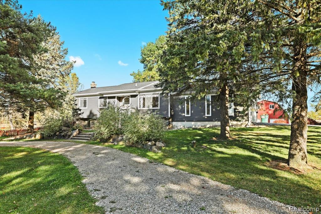 1570 Thayer Road, Ortonville, MI 48462 — Photo 46