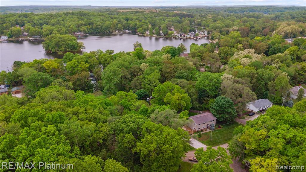 11520 WEIMAN Drive, Pinckney, MI 48169 — Photo 28