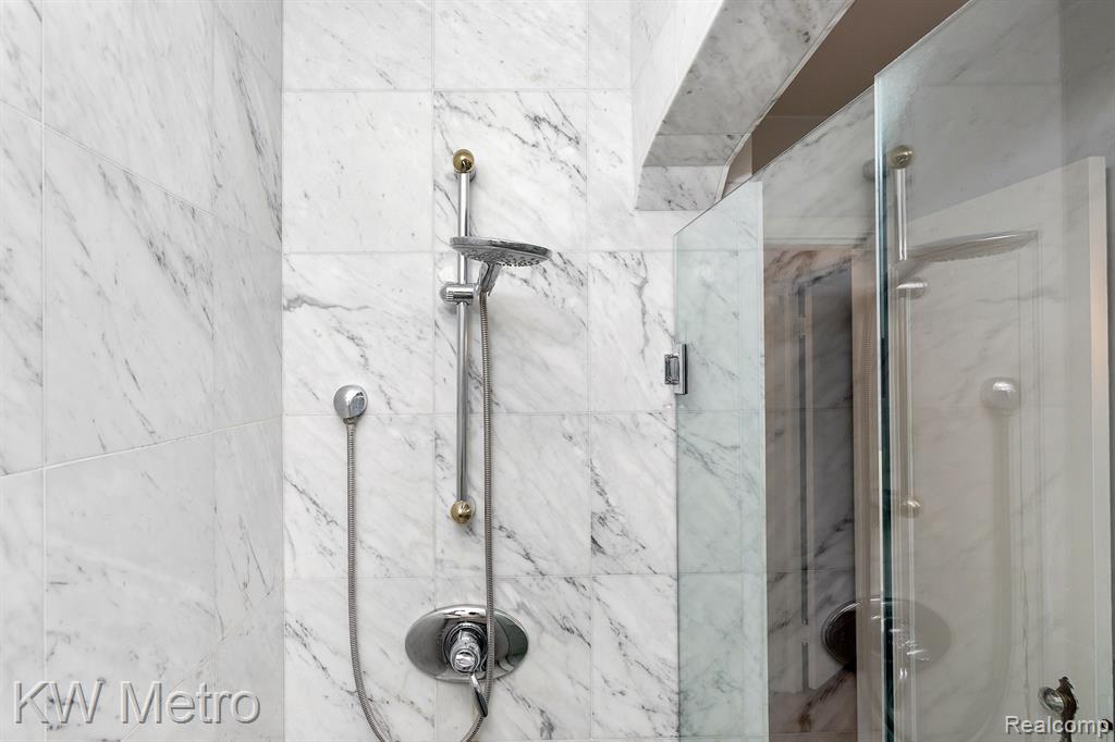 706 N REMBRANDT Avenue, Royal Oak, MI 48067 — Photo 22