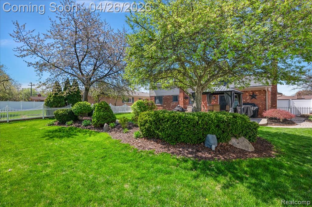32080 Sherwood, Fraser, MI 48026 — Photo 35