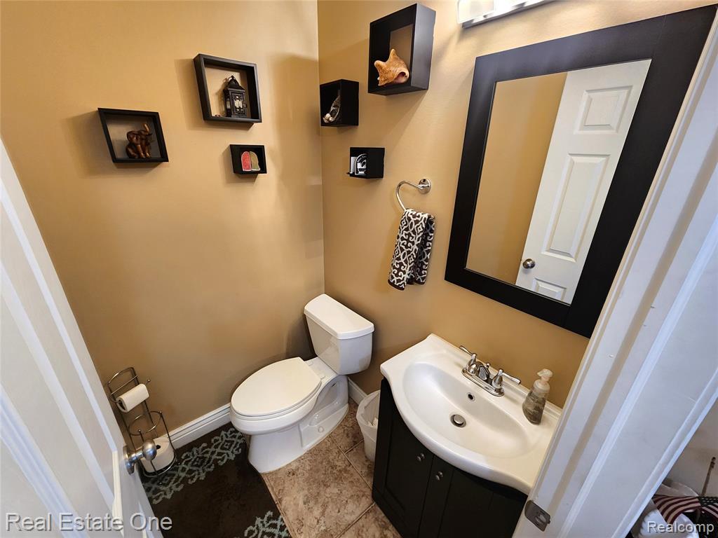 45529 Essex Drive, Macomb, MI 48044 — Photo 4