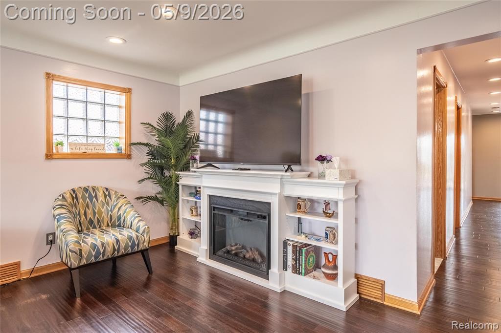 22501 Maple Street, Saint Clair Shores, MI 48081 — Photo 8