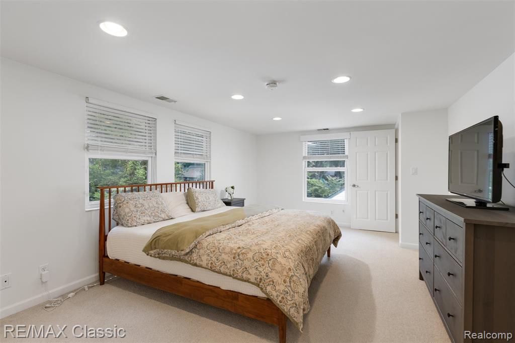 605 Fernwood Road, Royal Oak, MI 48067 — Photo 16