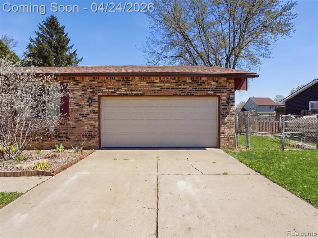 2206 Oak Shade Drive, Davison, MI 48423 — Photo 5