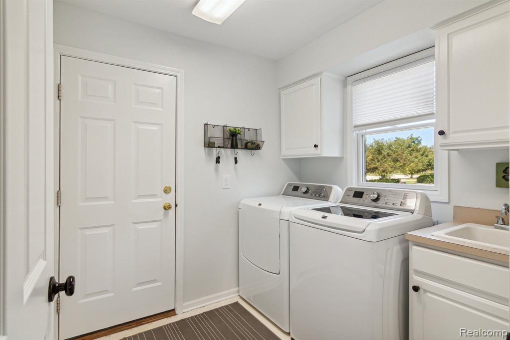 387 TORRINGTON Drive W, Canton, MI 48188 — Photo 49