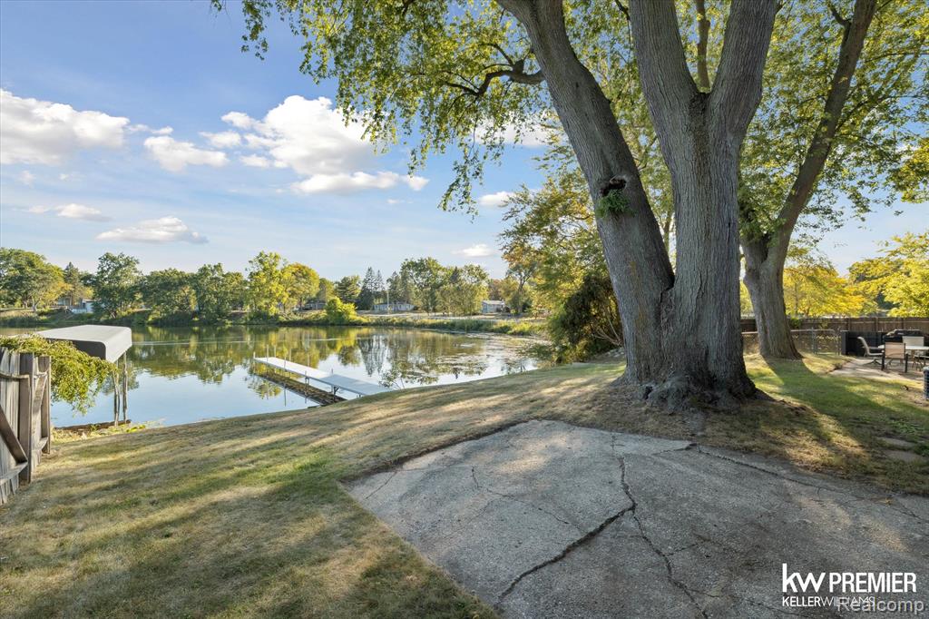 6015 Rowley Boulevard, Waterford, MI — Photo 32