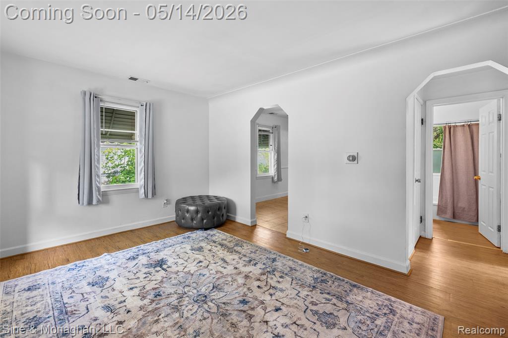 49 E Madge Avenue, Hazel Park, MI 48030 — Photo 4