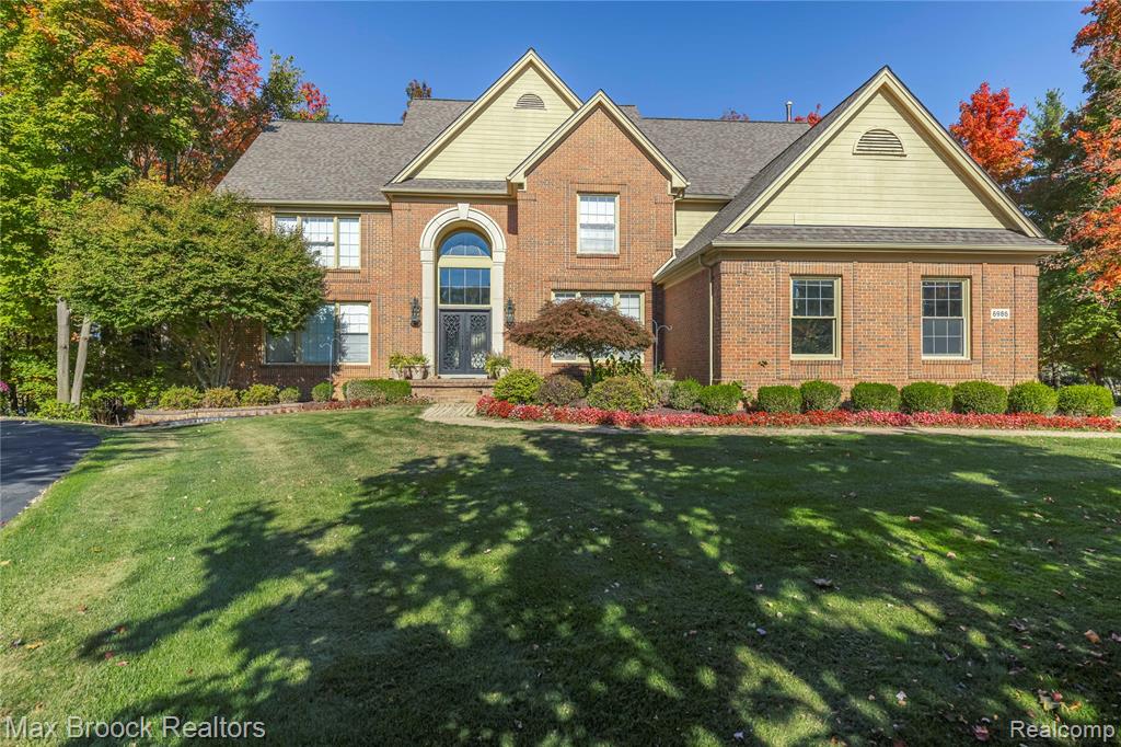 6986 Crosswell Drive, West Bloomfield, MI — front exterior