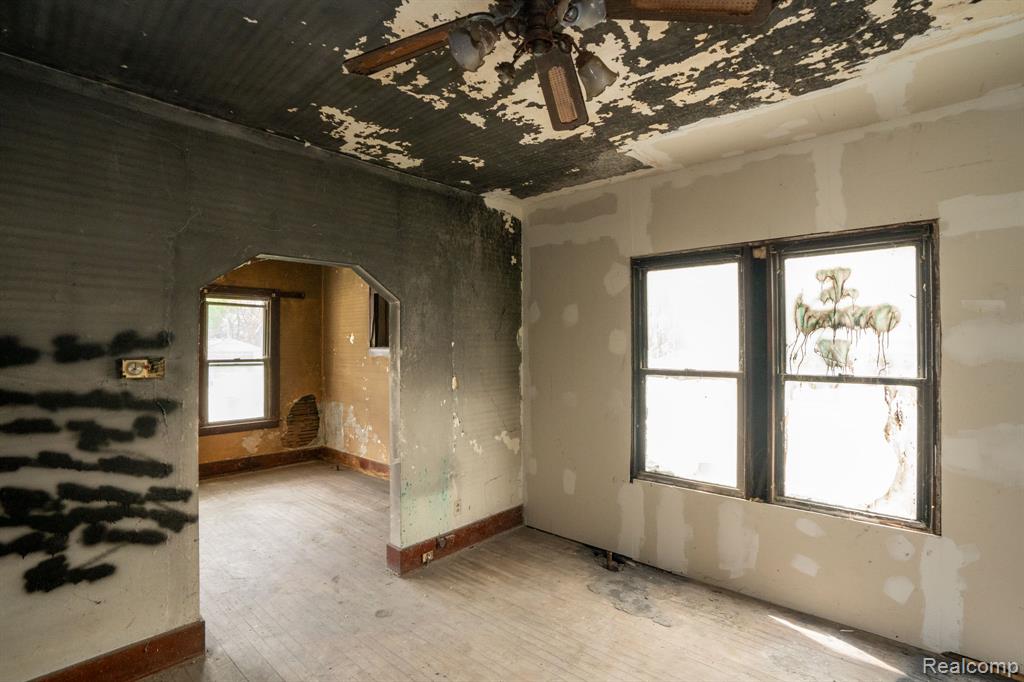 17257 MOENART Street, Hamtramck, MI 48212 — Photo 9