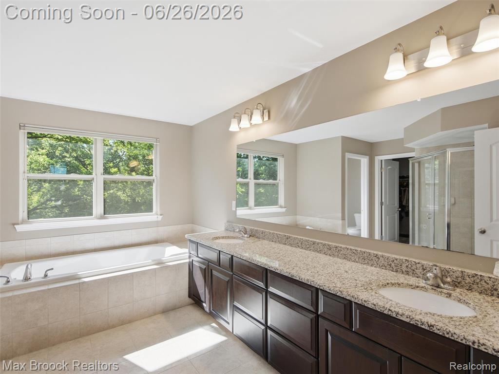 583 Birchcrest Court, Oakland, MI — Photo 34