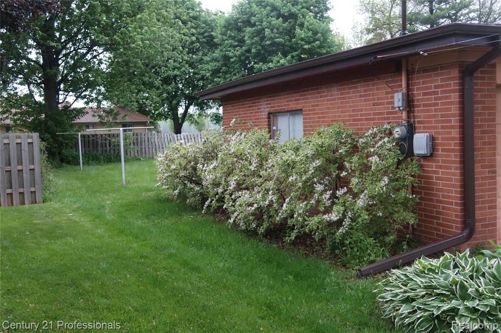 4365 Jo Drive, Saginaw, MI 48601 — Photo 8