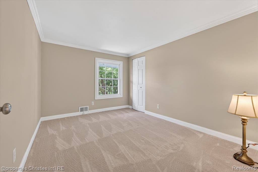 4352 Greenstown Drive, West Bloomfield, MI 48323 — Photo 28