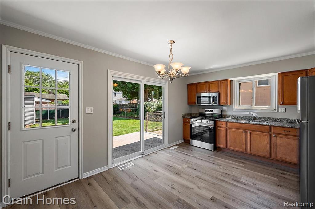 39648 Parklawn Drive, Sterling Heights, MI 48313 — Photo 17