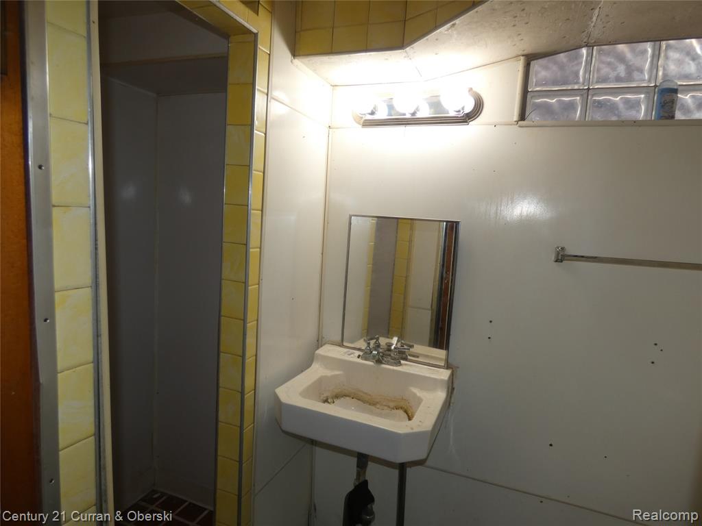 20466 Spencer Street, Detroit, MI 48234 — Photo 24