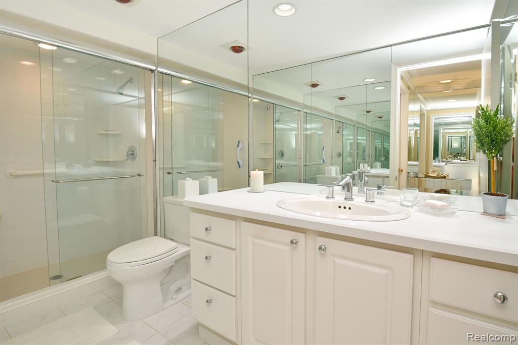 1943 PINE RIDGE Court, Bloomfield Hills, MI 48302 — Photo 27