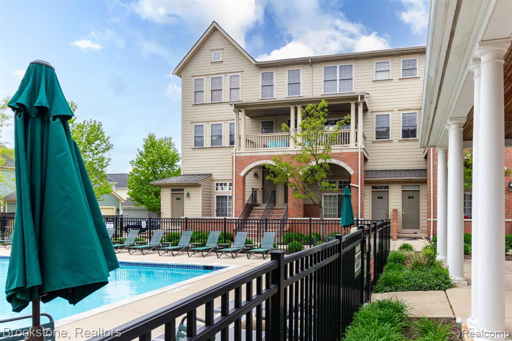 185 Amys Walk, Auburn Hills, MI 48326 — Photo 3