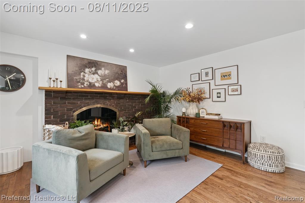 562 Burns Road, Milford, MI 48381 — Photo 11