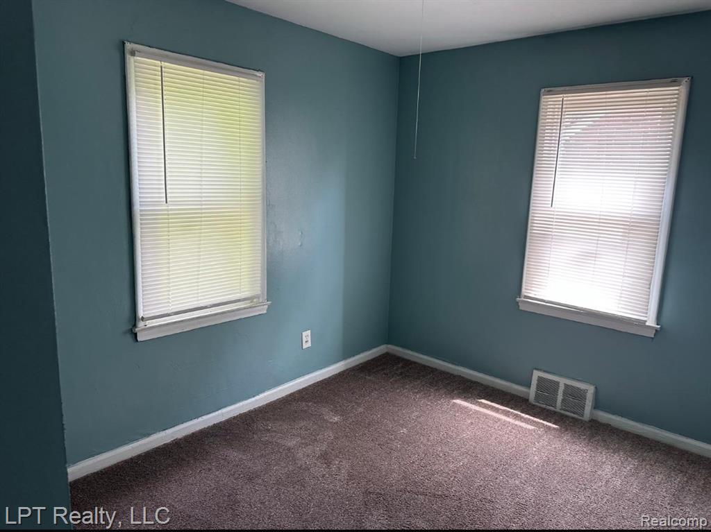 6762 Greenview Avenue, Detroit, MI 48228 — Photo 9
