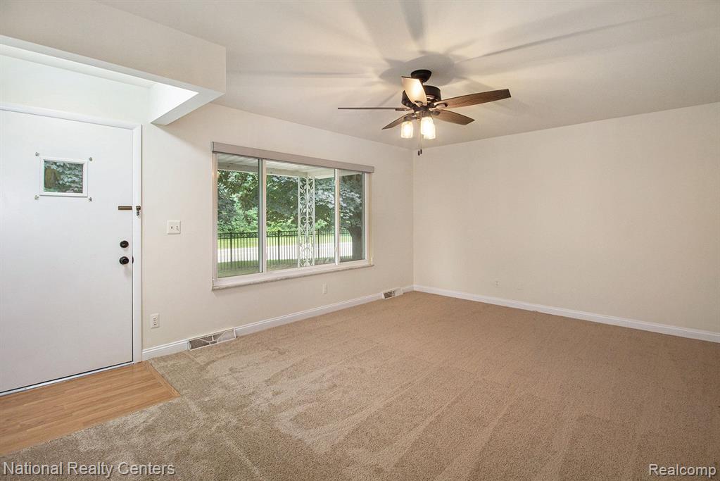 630 W LAKE Street, South Lyon, MI 48178 — Photo 3