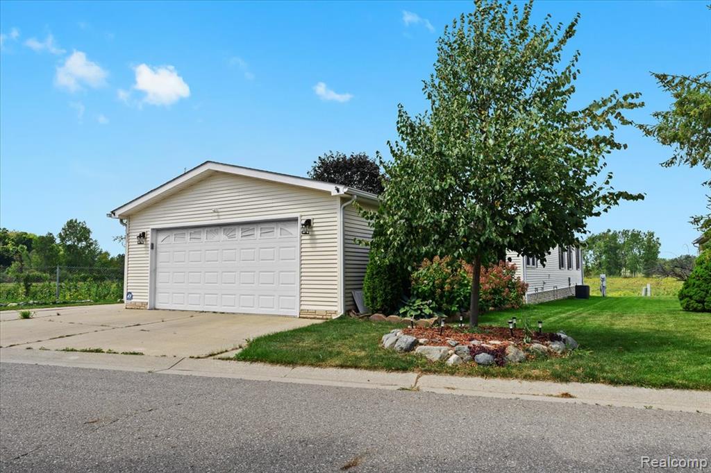 971 RED CEDAR Drive, Howell, MI 48843 — Photo 21